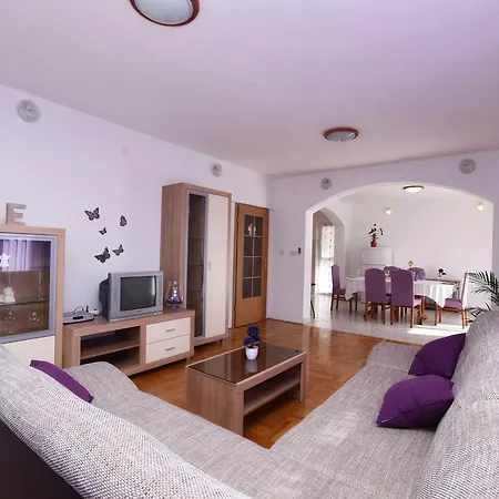 Angelina Apartment